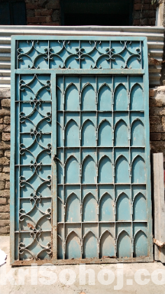 বাড়ির গেট